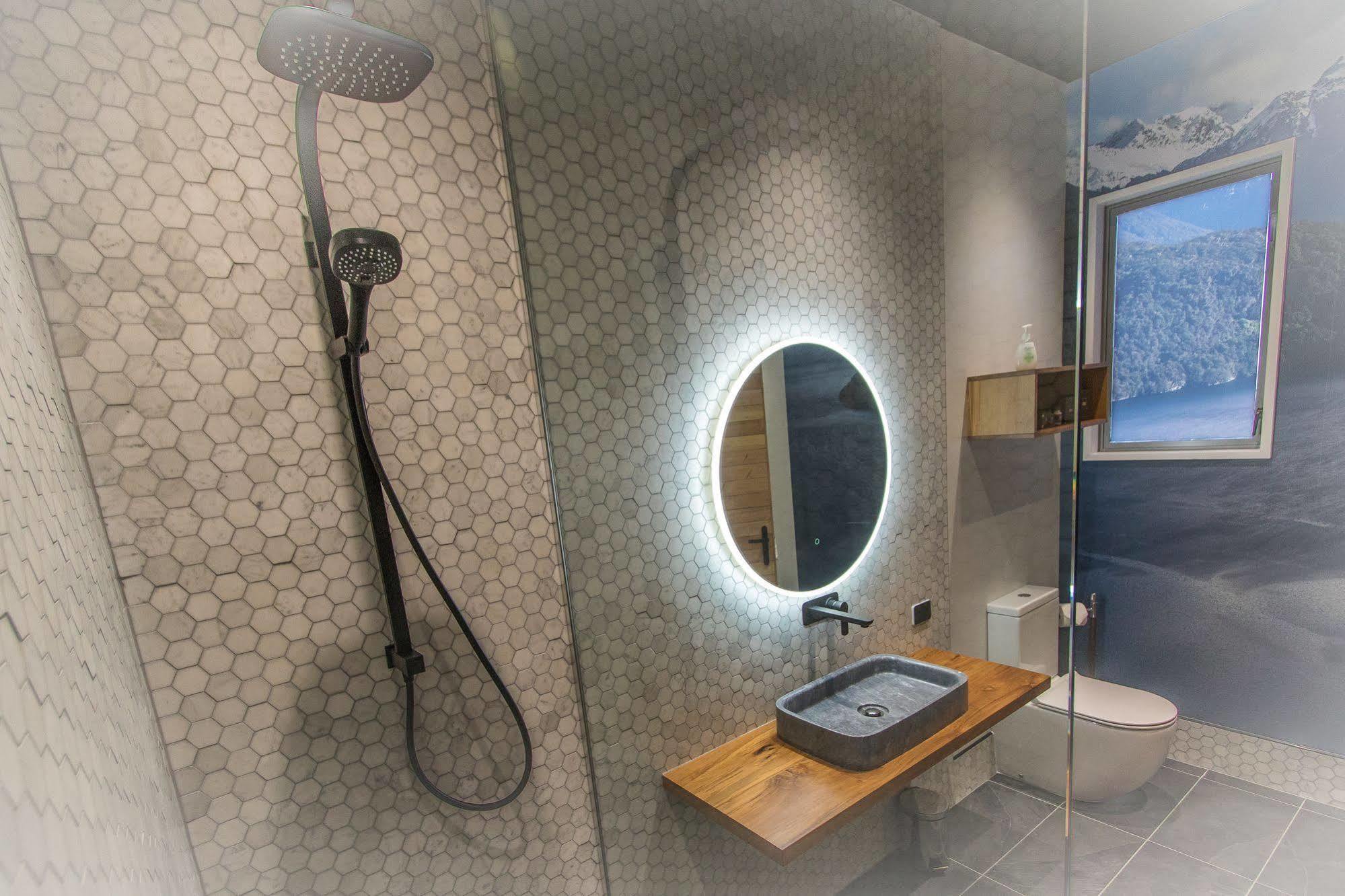 אגם טה אנאו The Cinema Suites מראה חיצוני תמונה